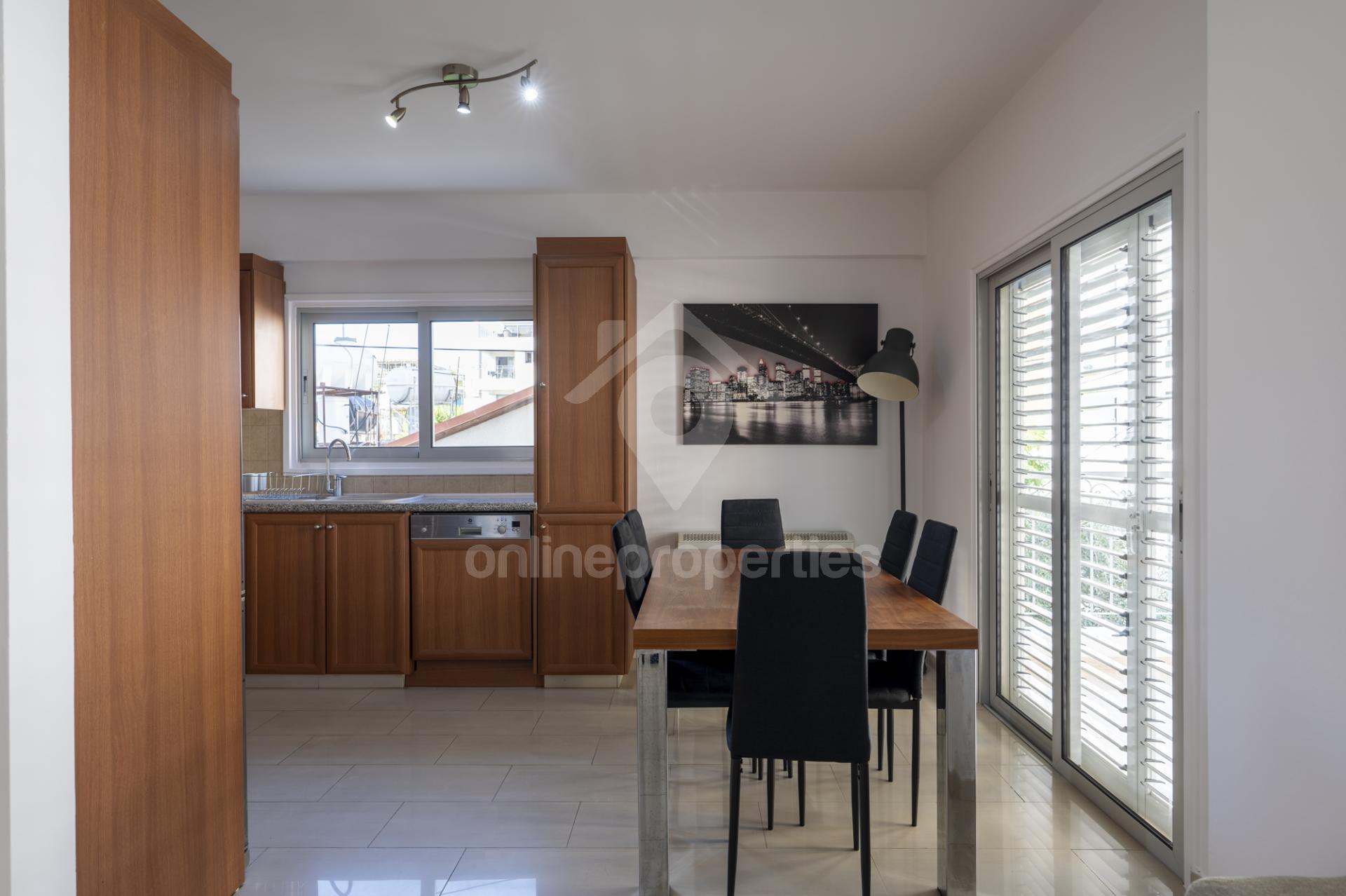 To change image, hover mouse over thumbnails below