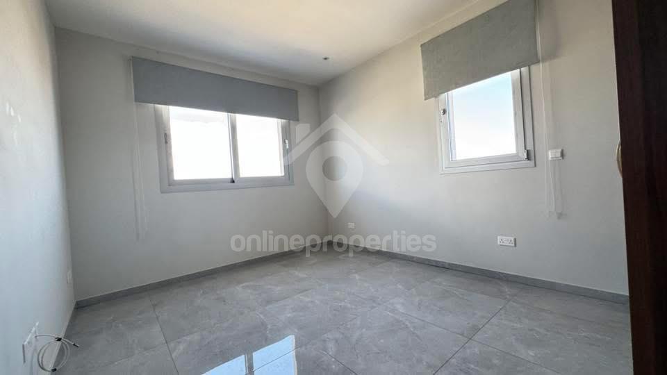 To change image, hover mouse over thumbnails below