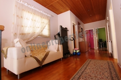 To change image, hover mouse over thumbnails below