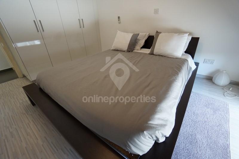 To change image, hover mouse over thumbnails below