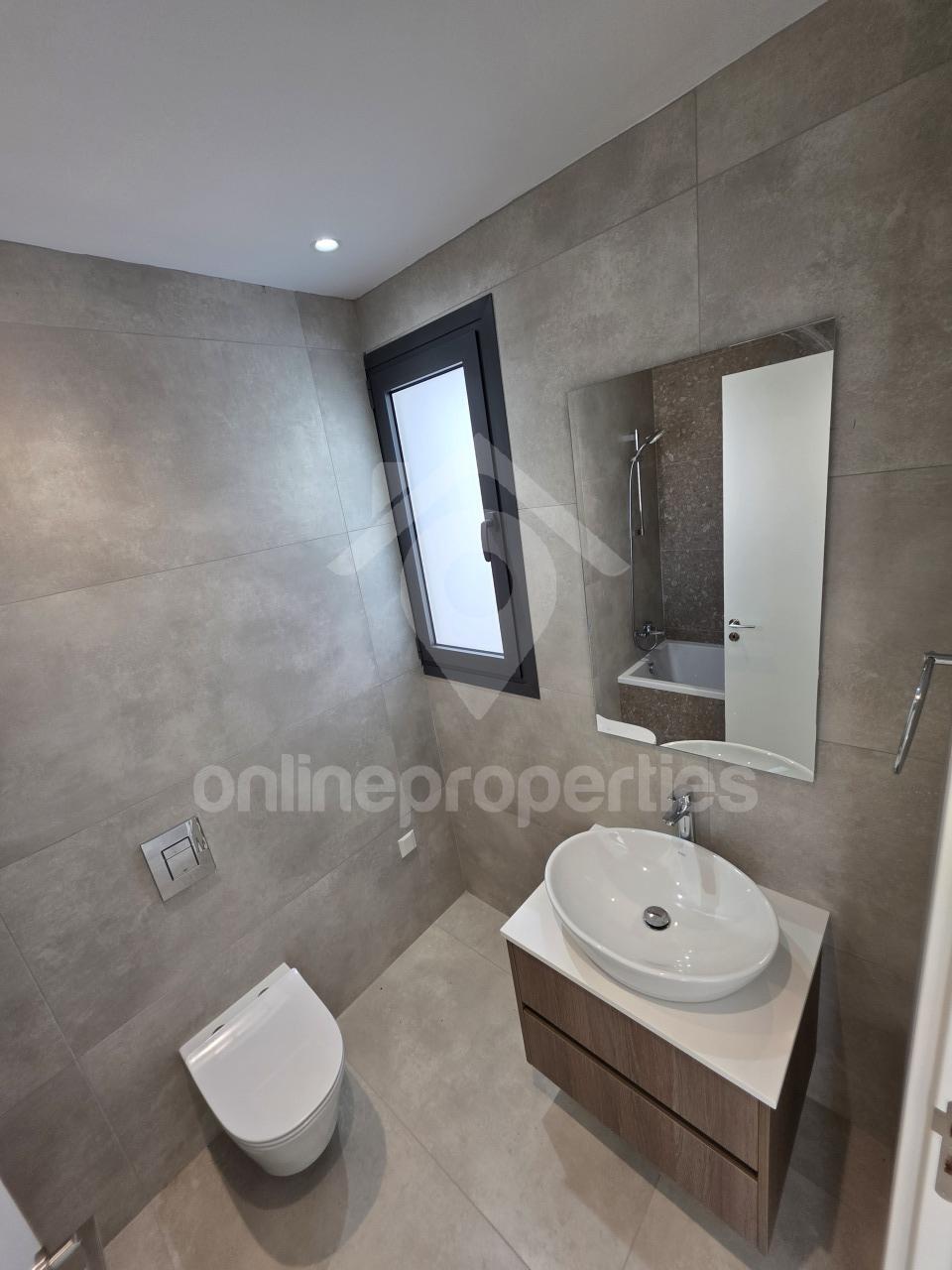 To change image, hover mouse over thumbnails below