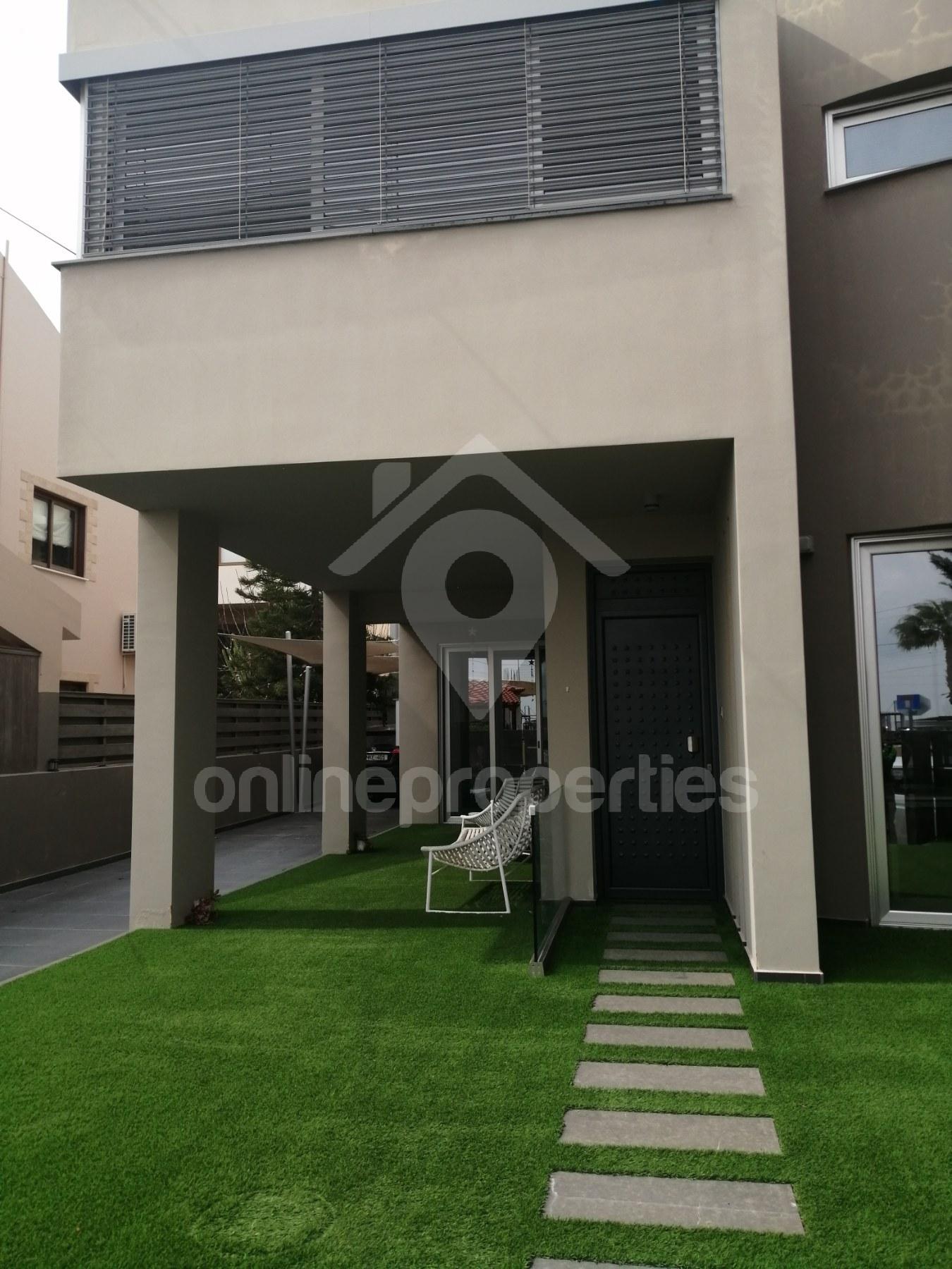 To change image, hover mouse over thumbnails below