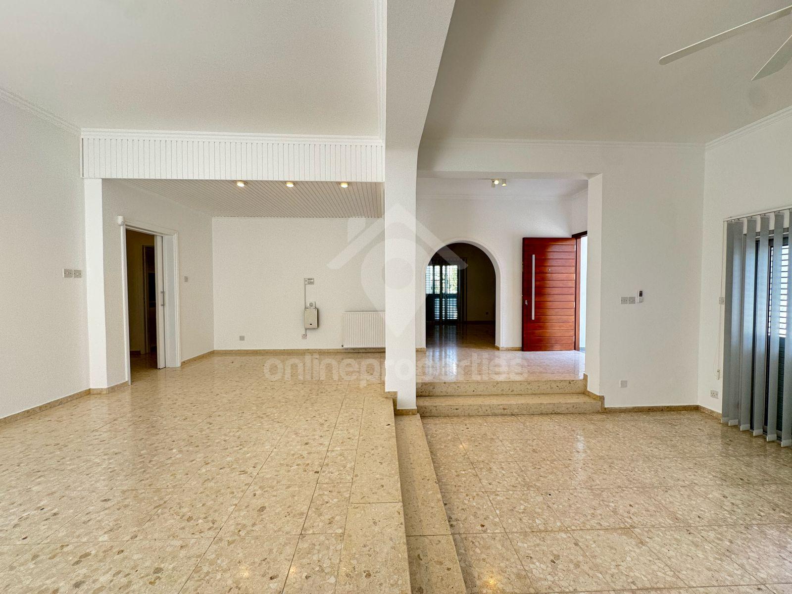 To change image, hover mouse over thumbnails below