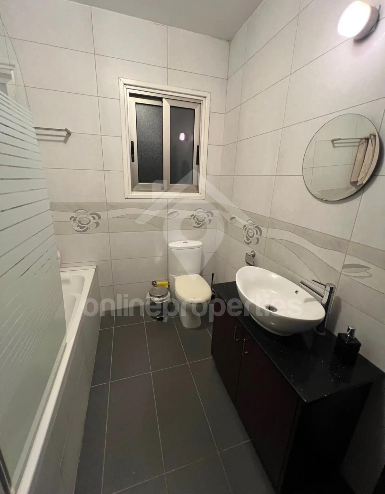 To change image, hover mouse over thumbnails below