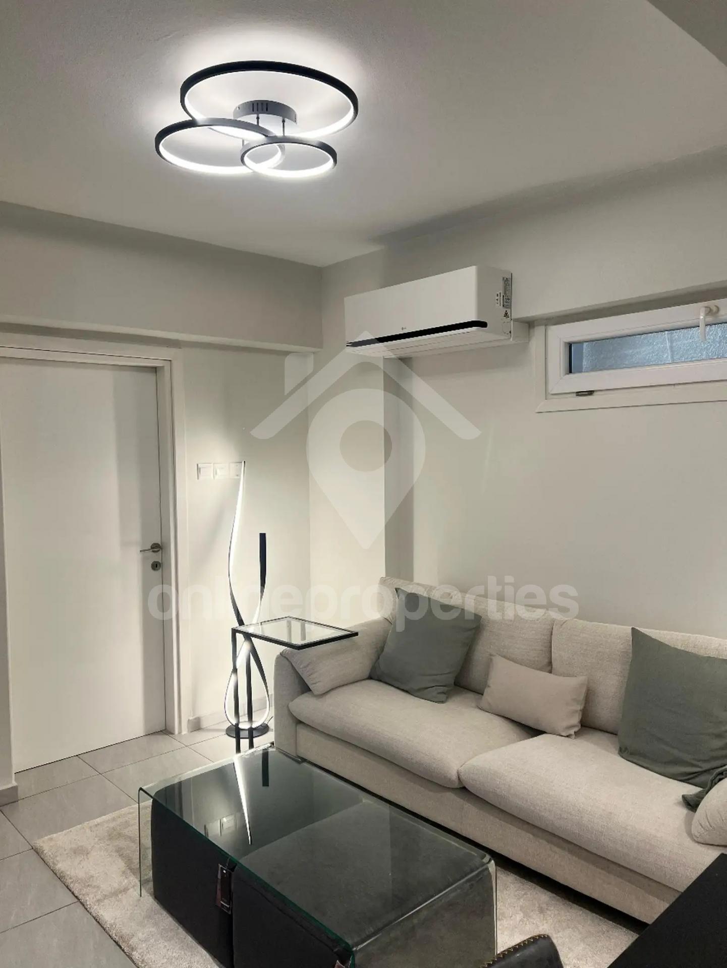 To change image, hover mouse over thumbnails below