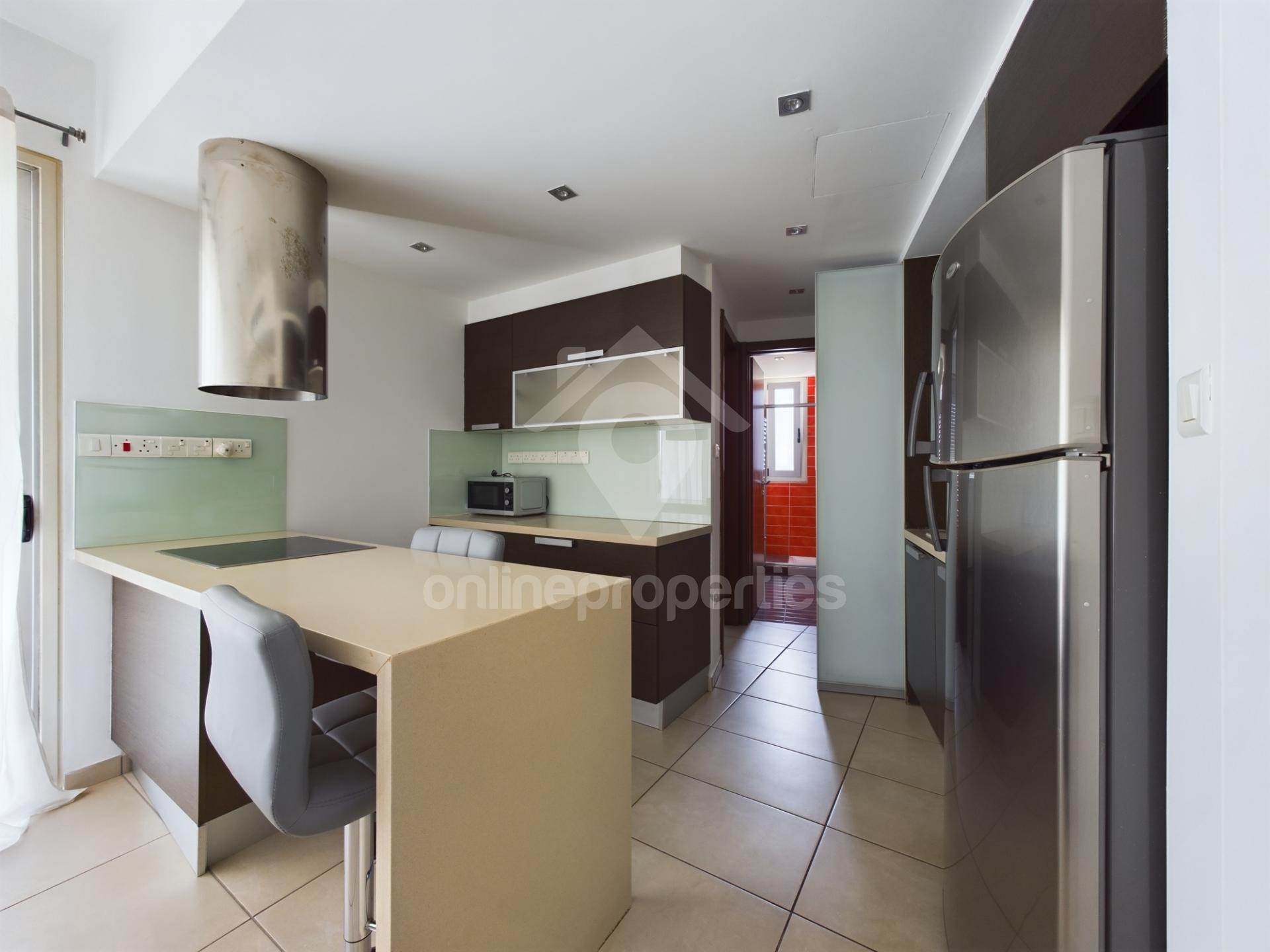 To change image, hover mouse over thumbnails below