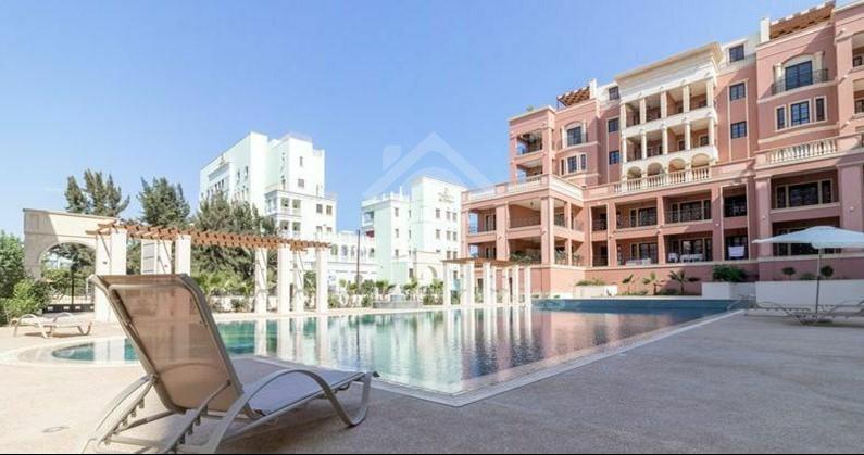 To change image, hover mouse over thumbnails below