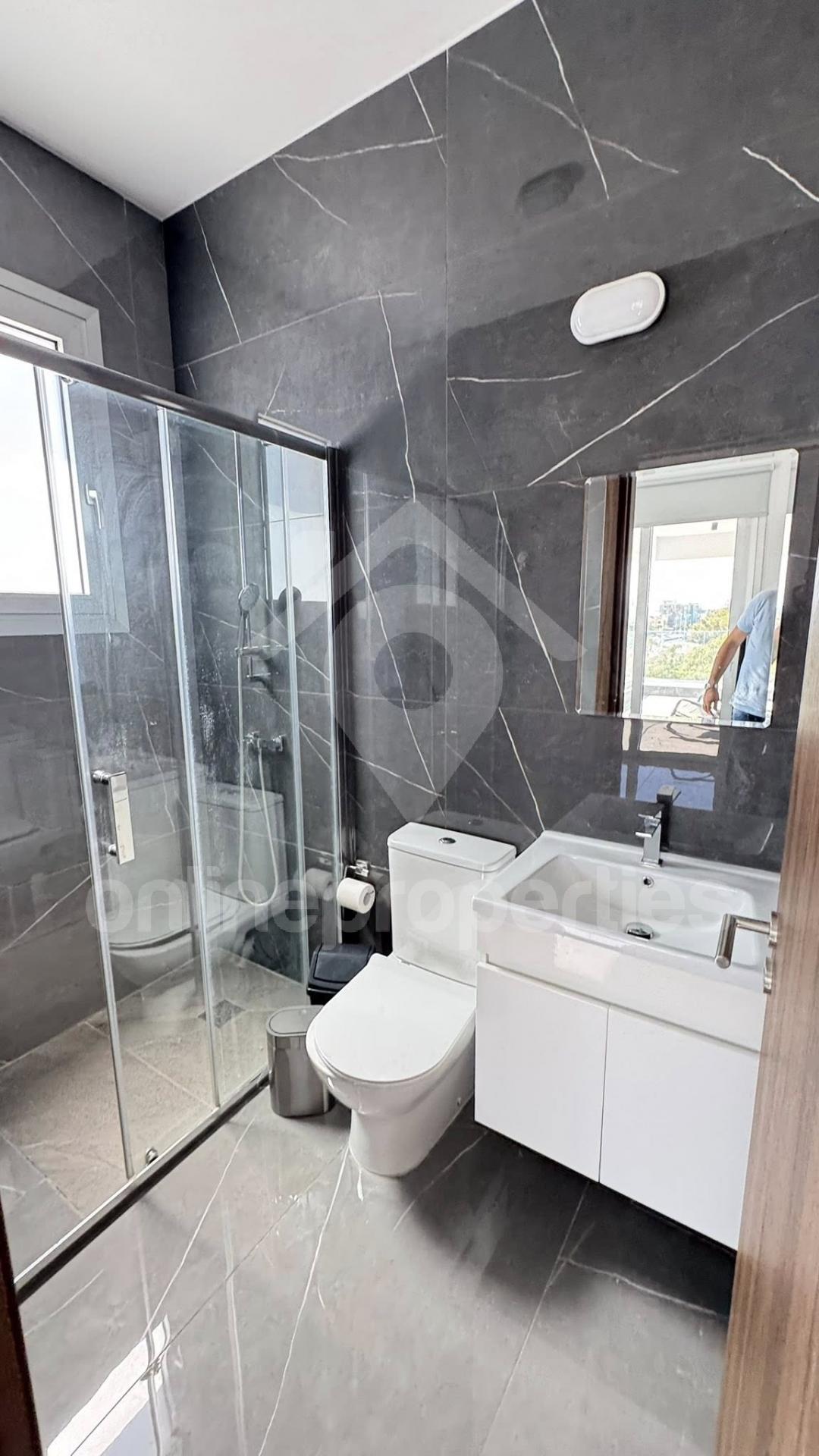 To change image, hover mouse over thumbnails below