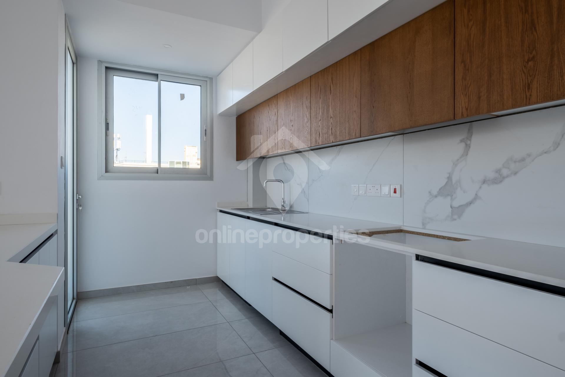 To change image, hover mouse over thumbnails below