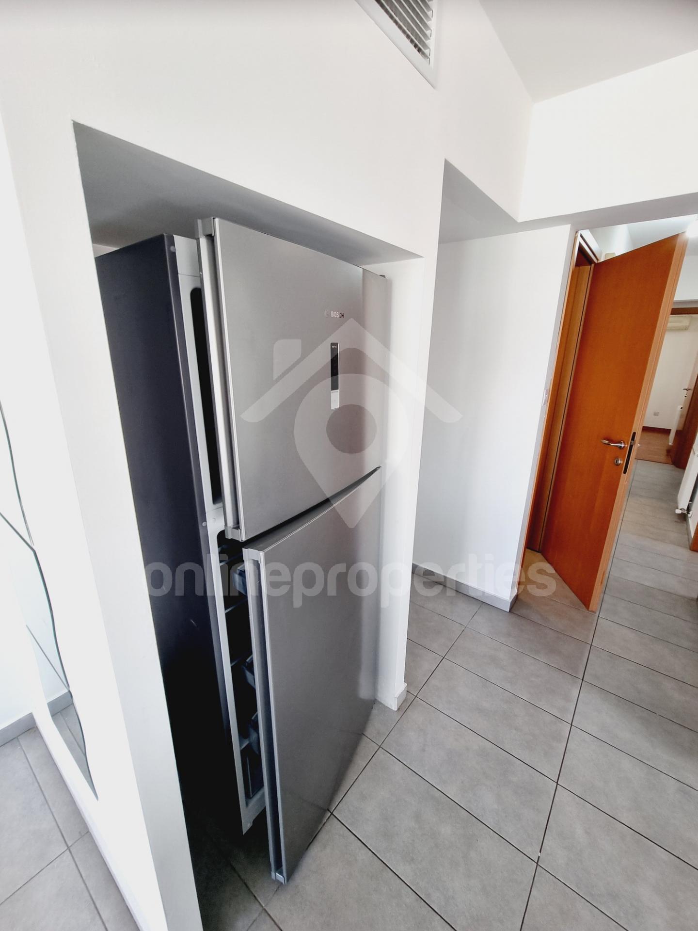 To change image, hover mouse over thumbnails below