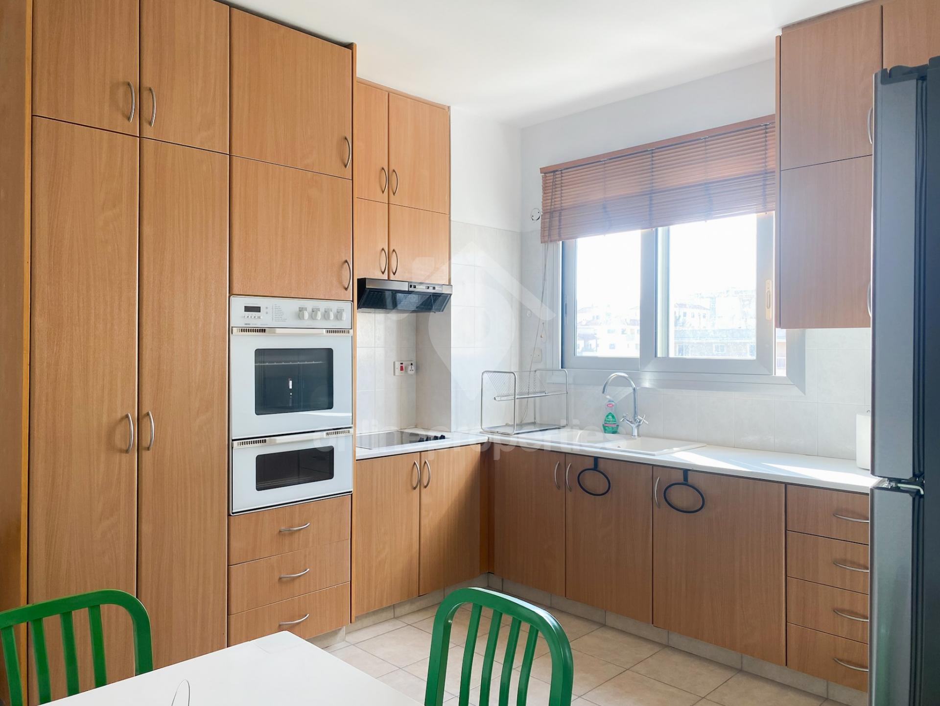 To change image, hover mouse over thumbnails below