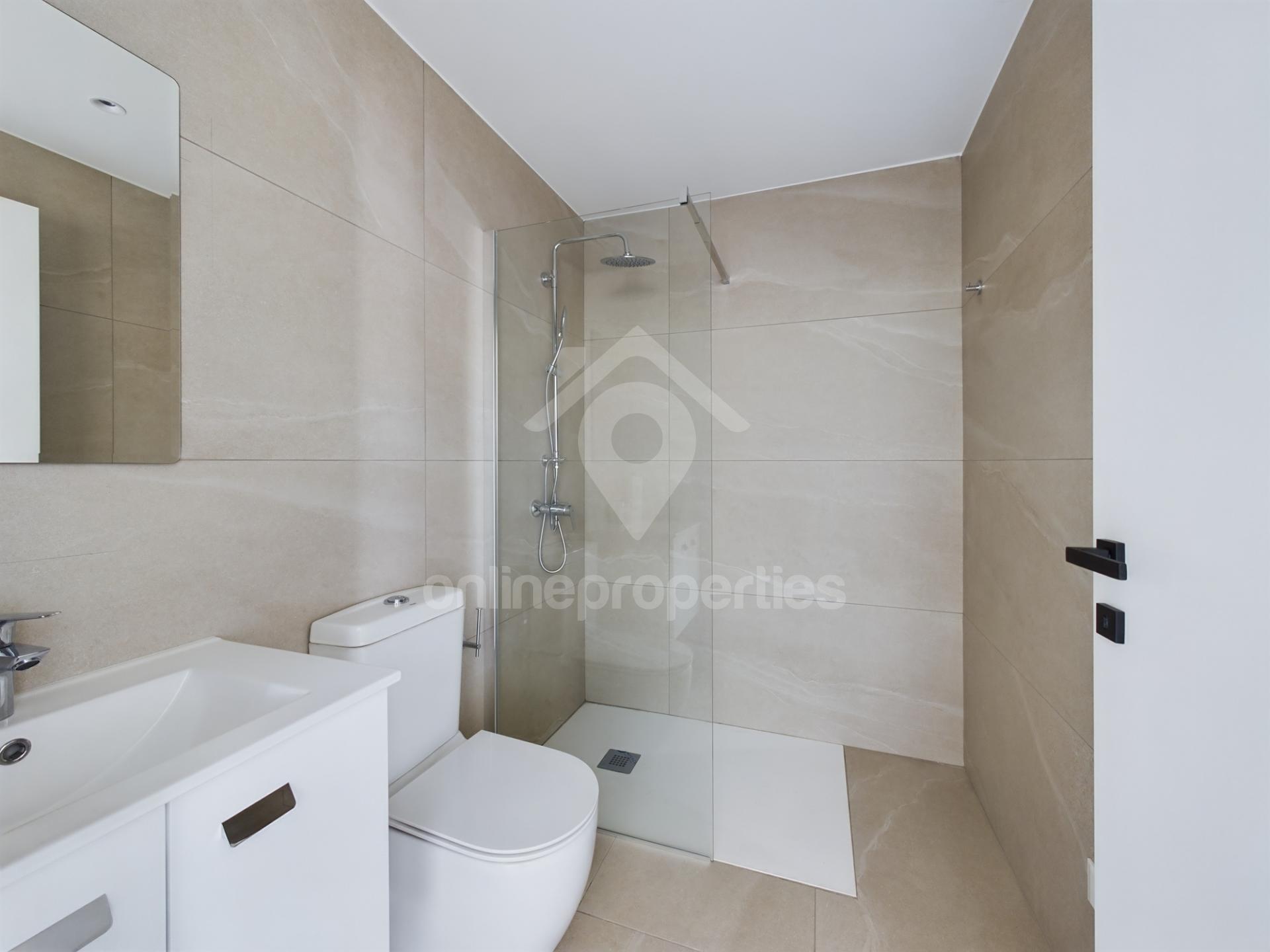 To change image, hover mouse over thumbnails below