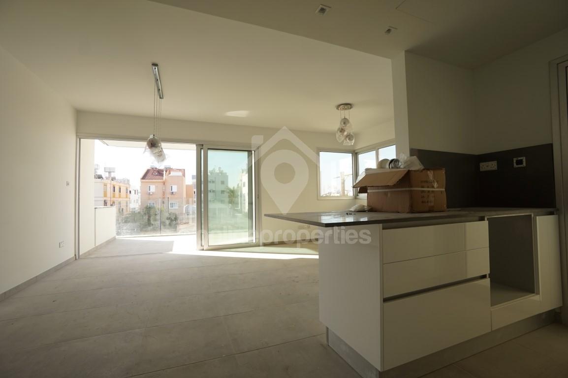 To change image, hover mouse over thumbnails below