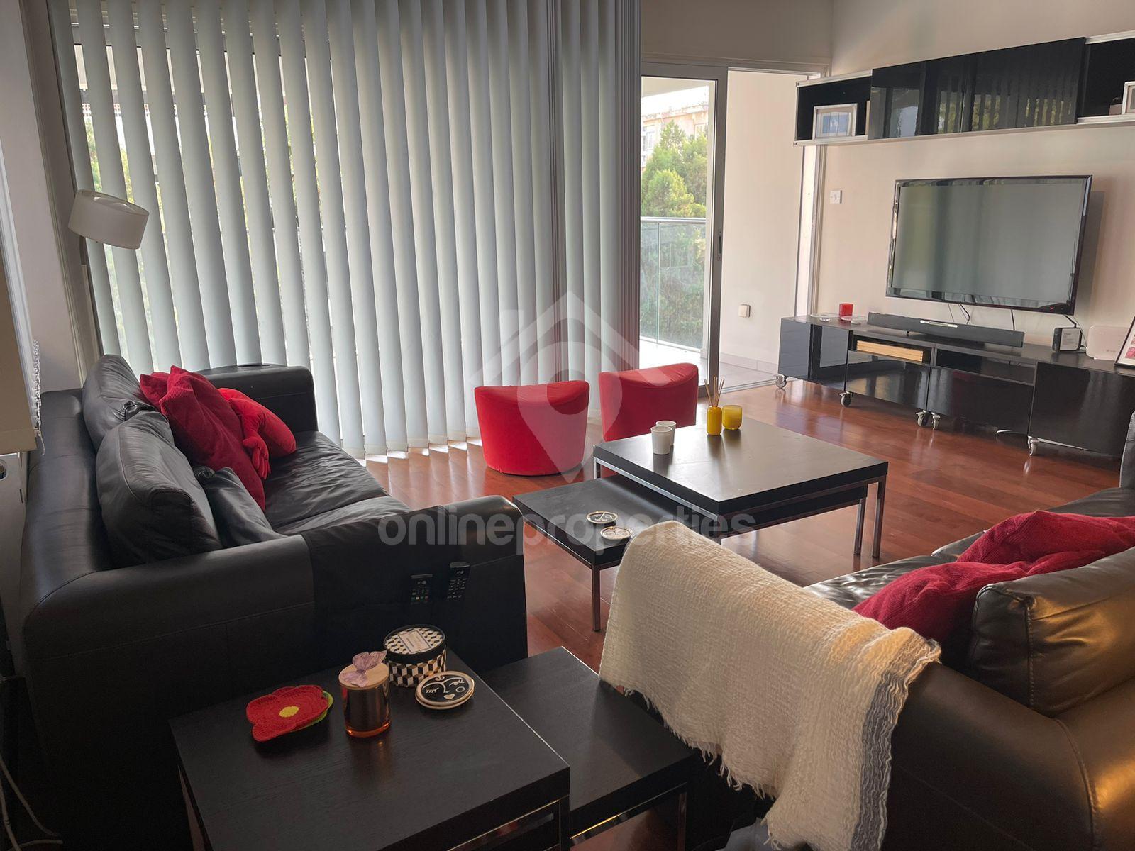 To change image, hover mouse over thumbnails below