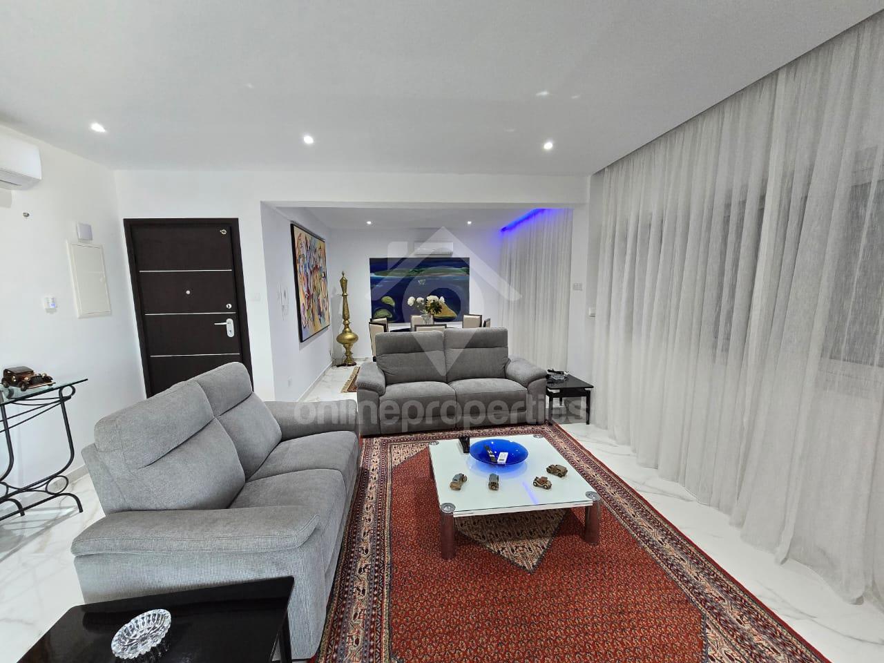 To change image, hover mouse over thumbnails below