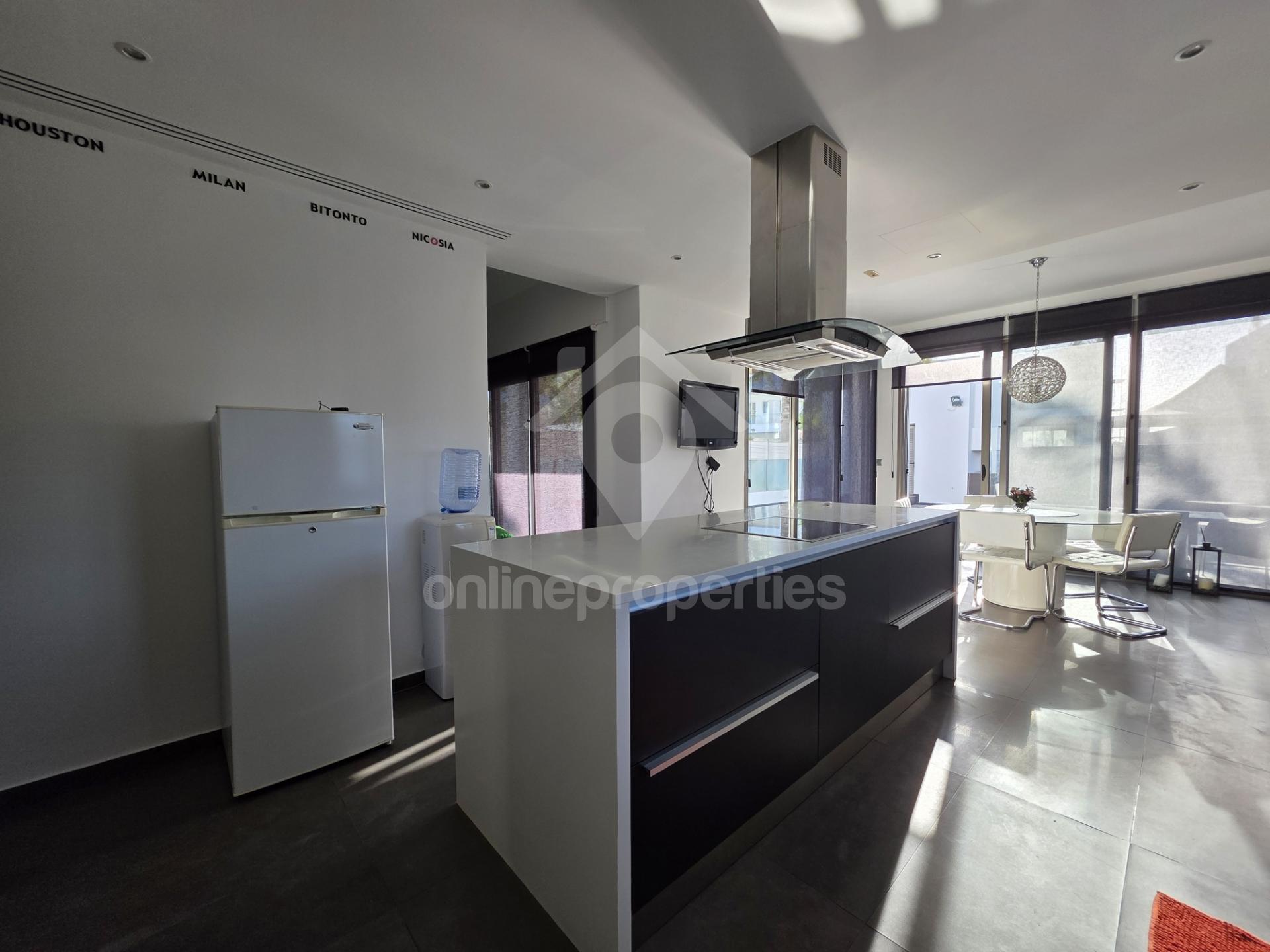 To change image, hover mouse over thumbnails below