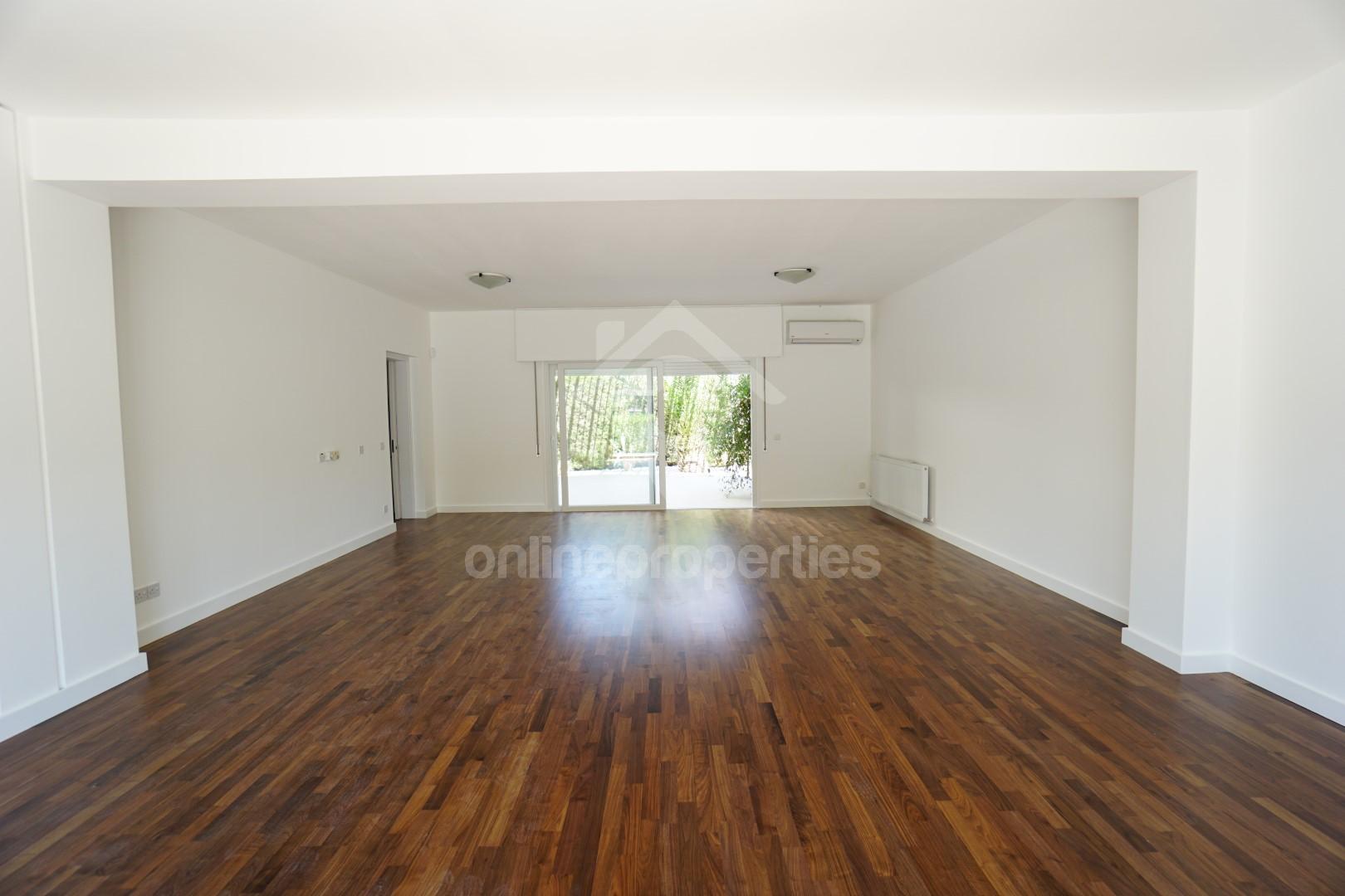 To change image, hover mouse over thumbnails below