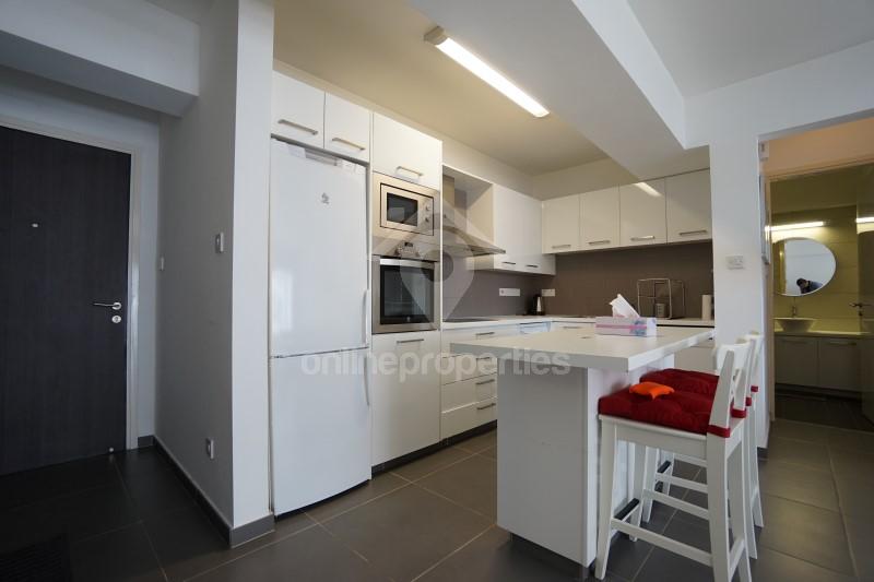 To change image, hover mouse over thumbnails below