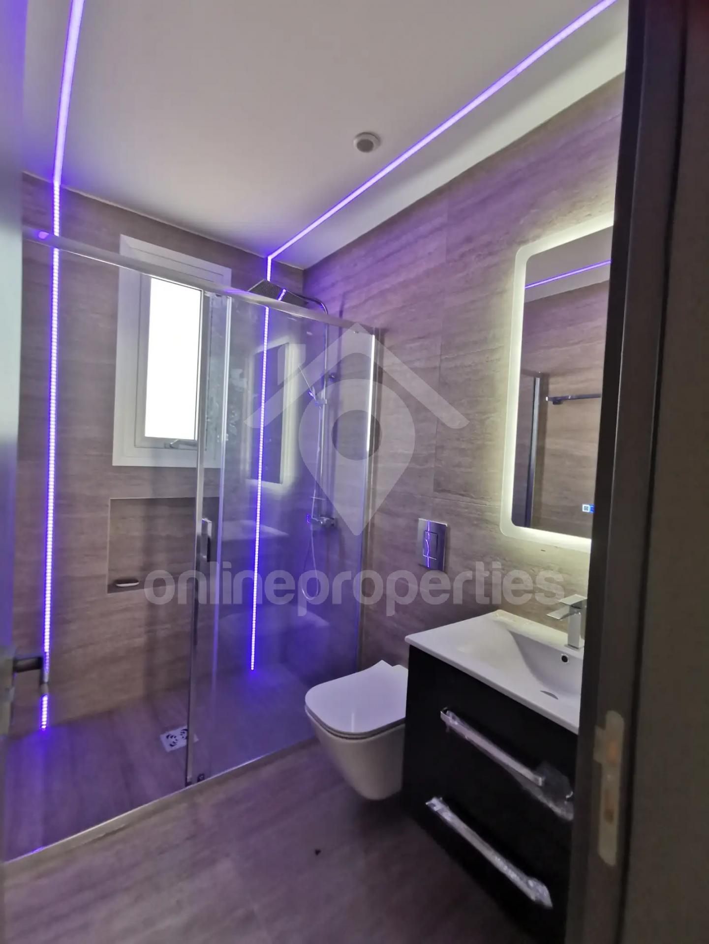 To change image, hover mouse over thumbnails below