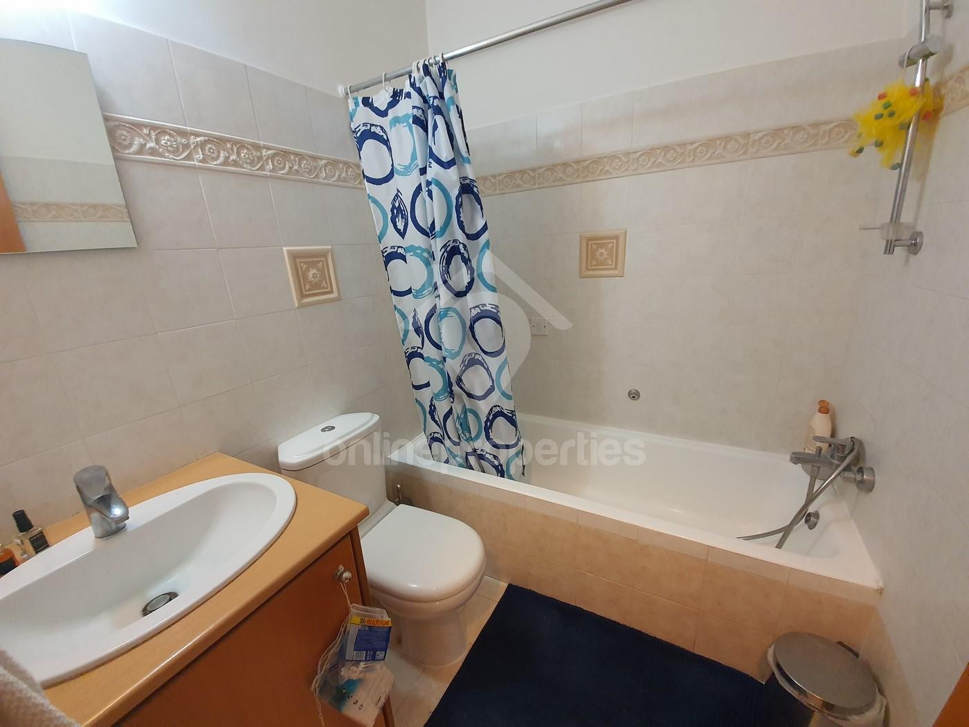 To change image, hover mouse over thumbnails below