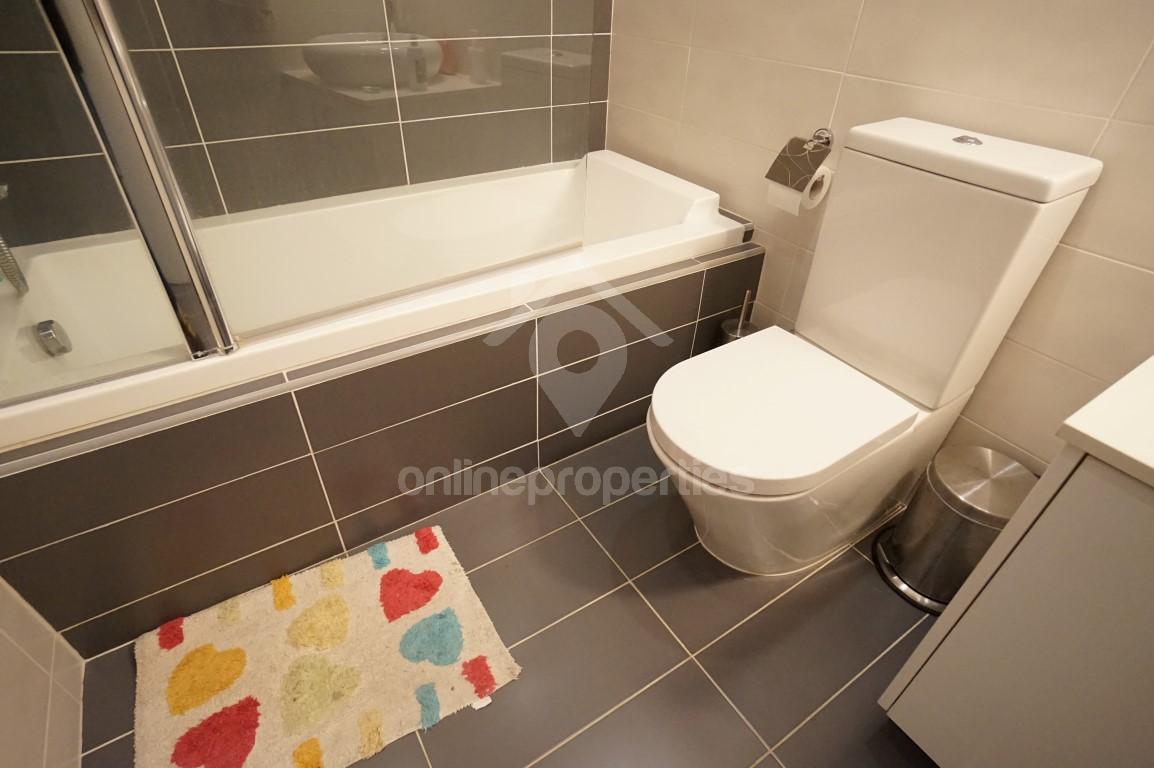 To change image, hover mouse over thumbnails below