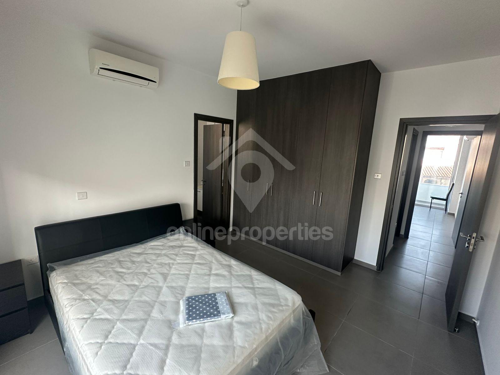 To change image, hover mouse over thumbnails below