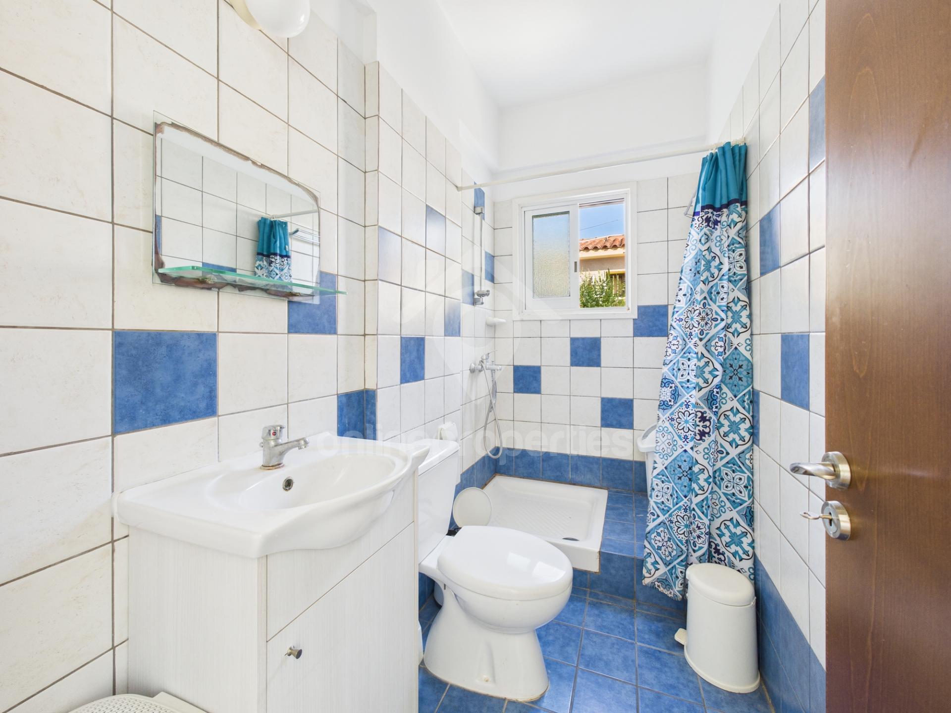 To change image, hover mouse over thumbnails below