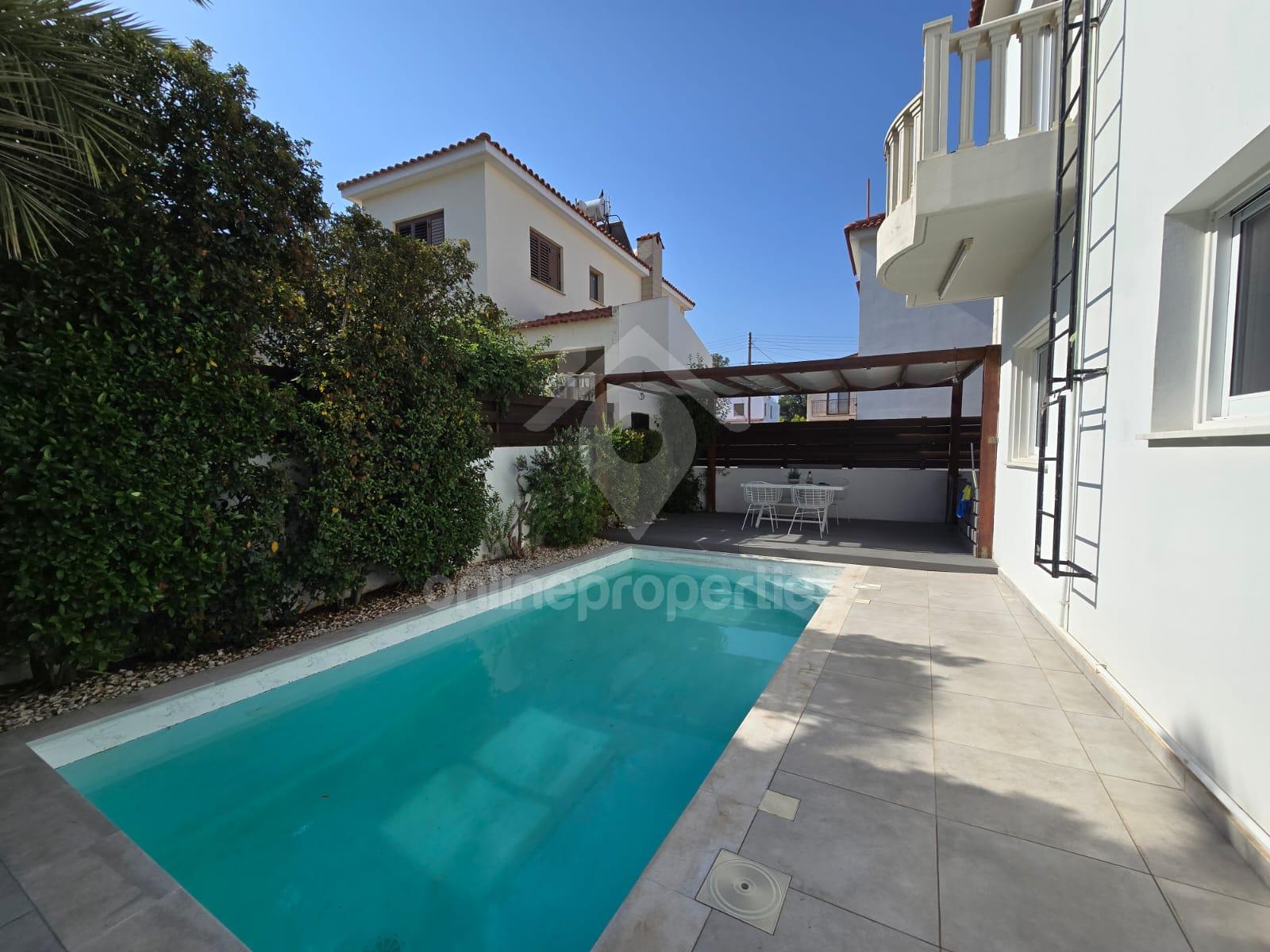 To change image, hover mouse over thumbnails below