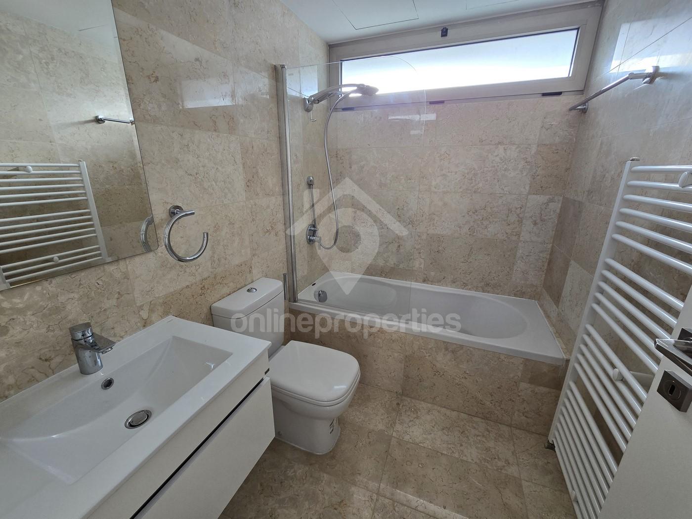 To change image, hover mouse over thumbnails below