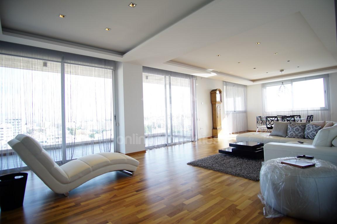 Beautiful view from this top floor furnished 4bed