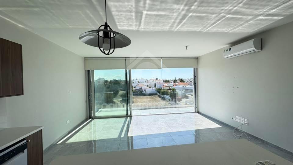 To change image, hover mouse over thumbnails below