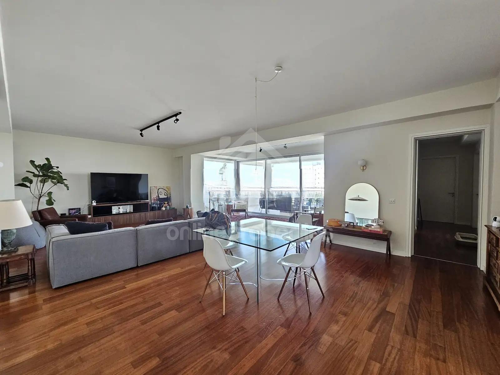 To change image, hover mouse over thumbnails below