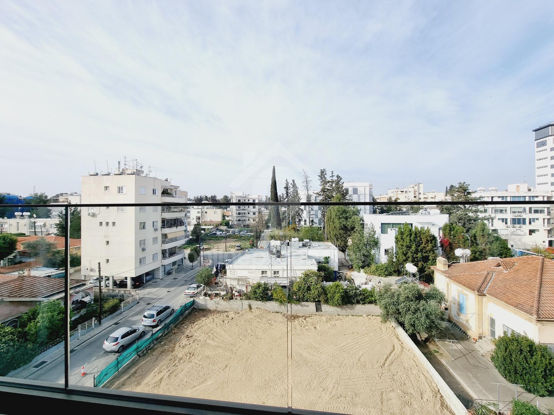 To change image, hover mouse over thumbnails below