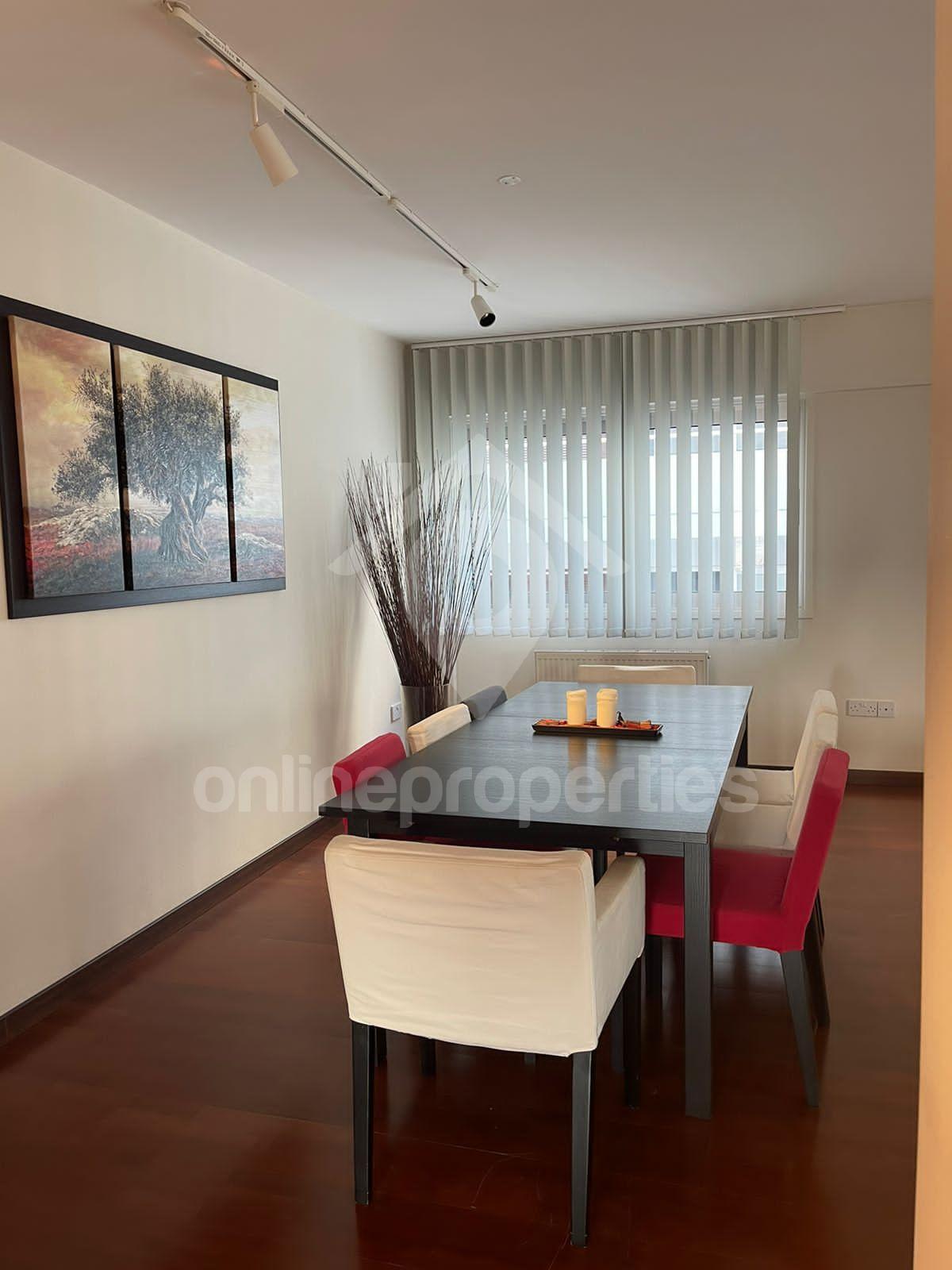 To change image, hover mouse over thumbnails below