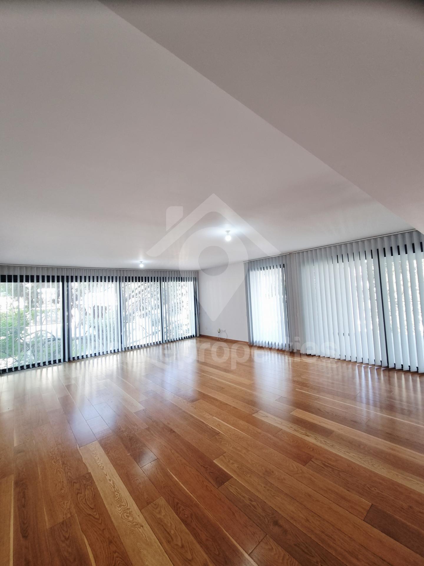 Stylish 3-Bedroom Apartment in Prime Engomi Location