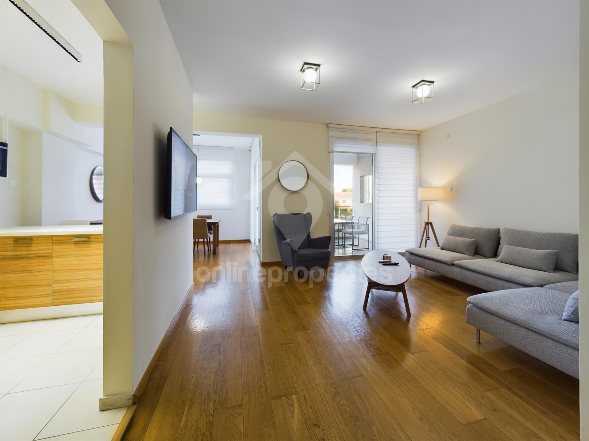 To change image, hover mouse over thumbnails below