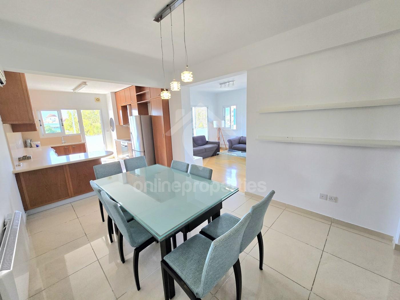 To change image, hover mouse over thumbnails below