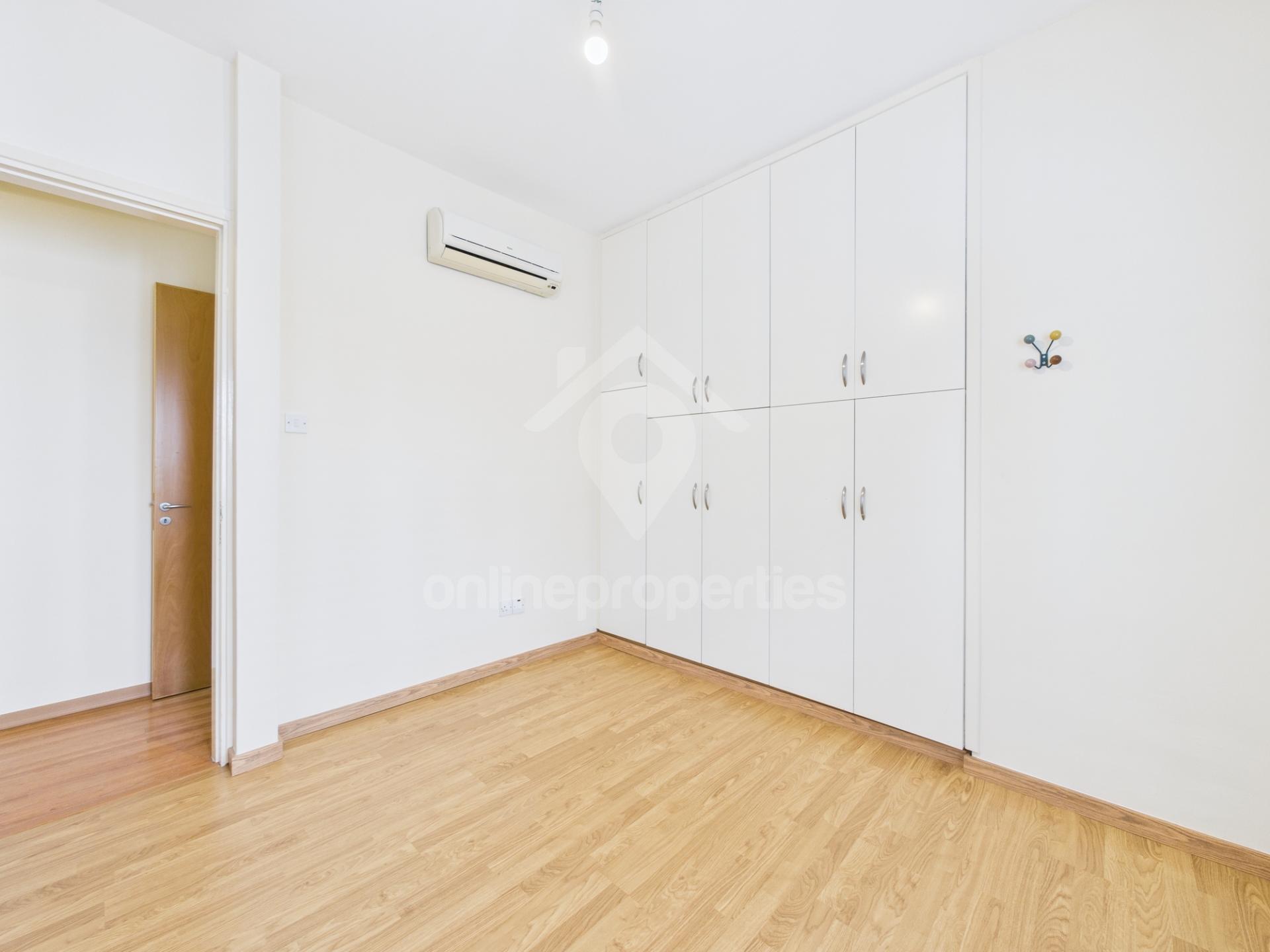 To change image, hover mouse over thumbnails below