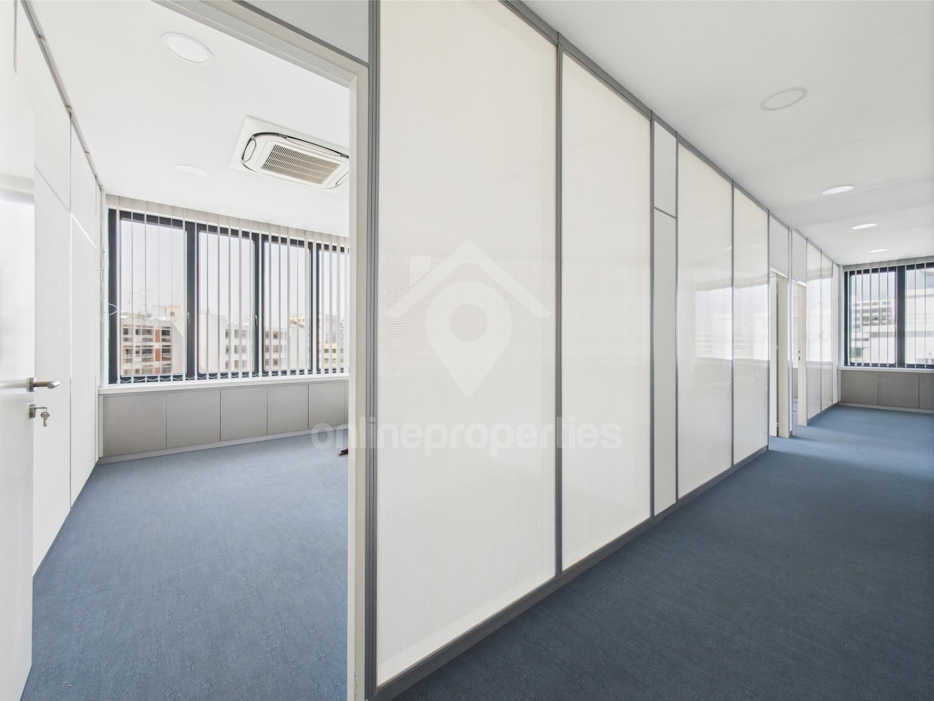 To change image, hover mouse over thumbnails below