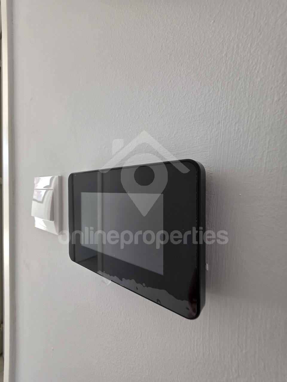 To change image, hover mouse over thumbnails below