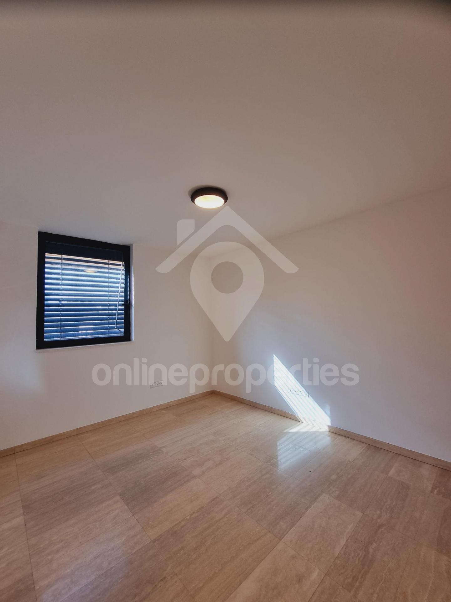 To change image, hover mouse over thumbnails below