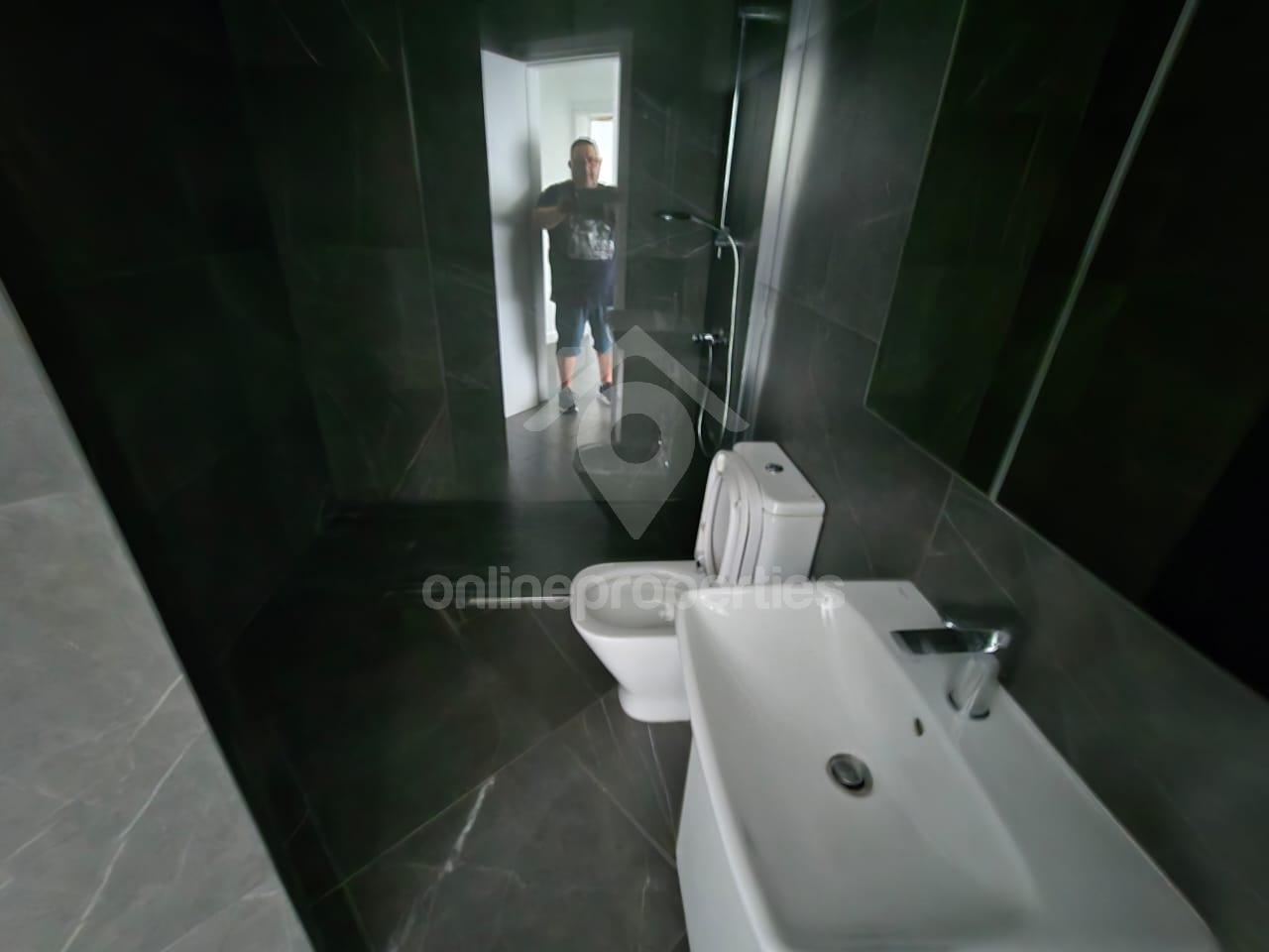 To change image, hover mouse over thumbnails below