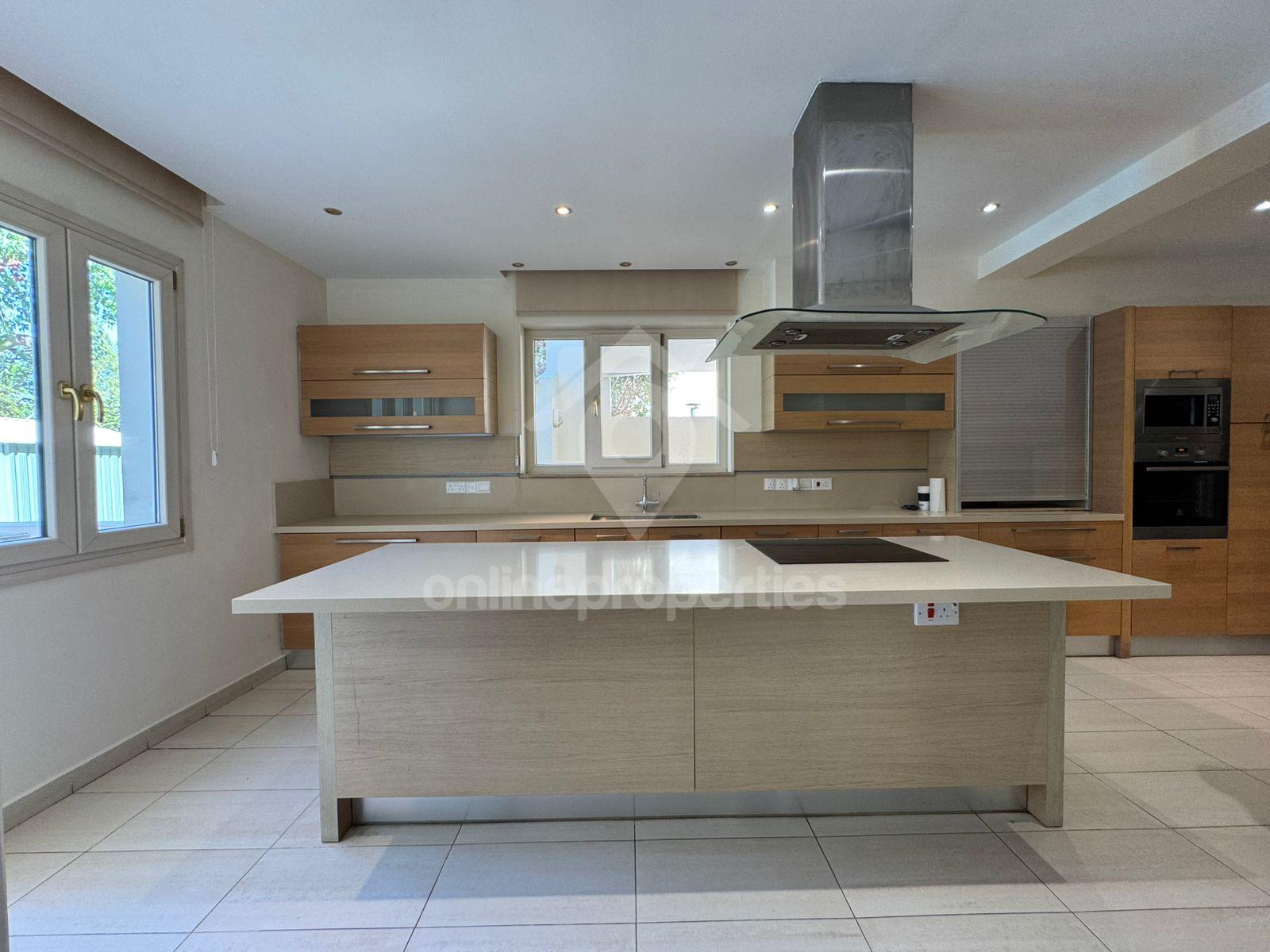 To change image, hover mouse over thumbnails below