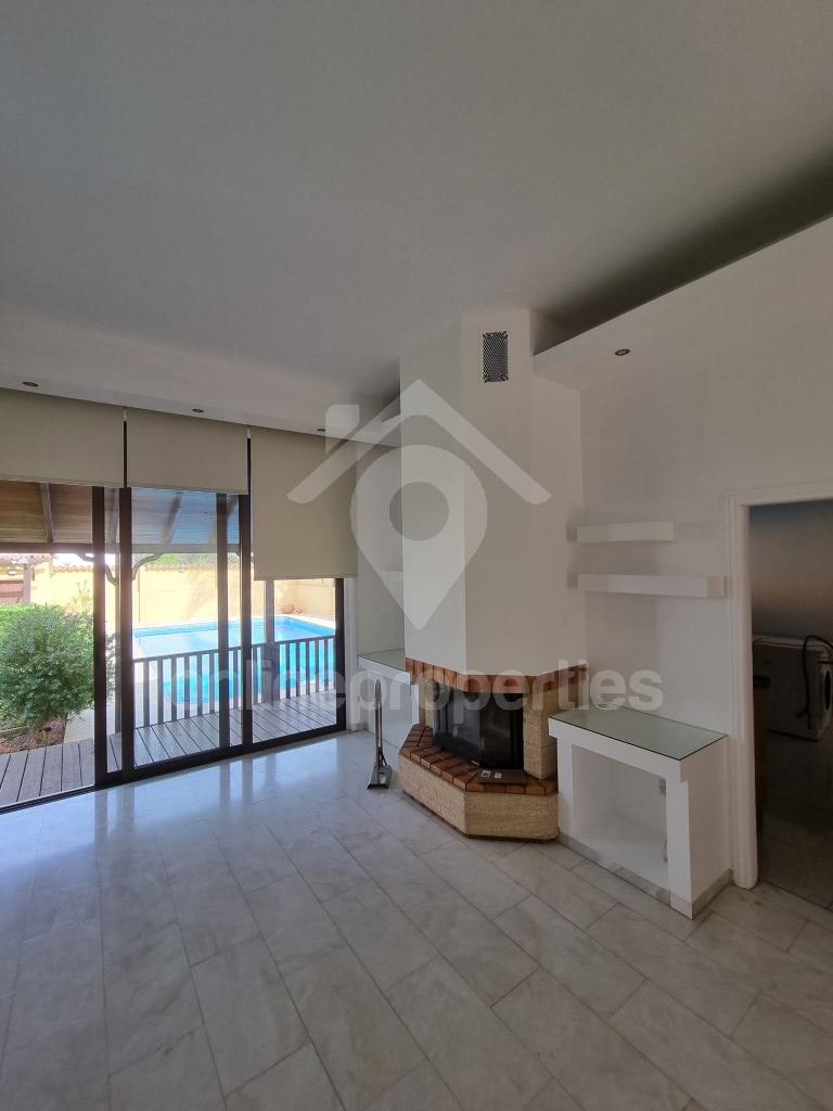 To change image, hover mouse over thumbnails below