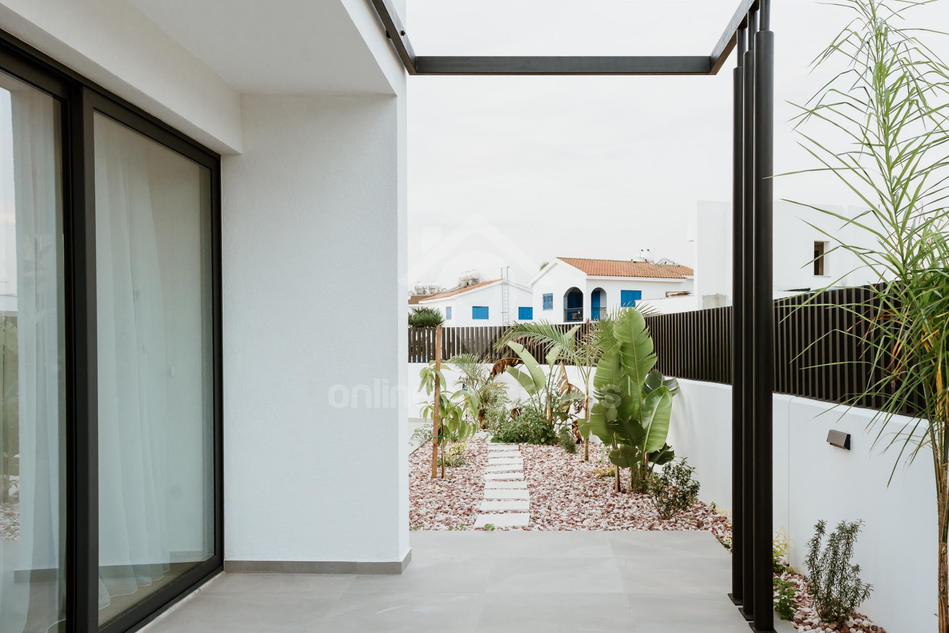 To change image, hover mouse over thumbnails below