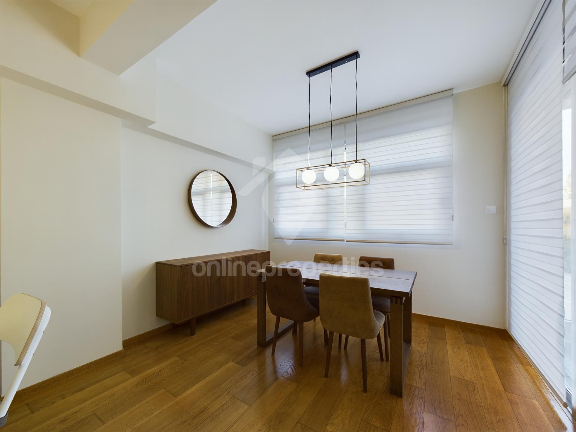 To change image, hover mouse over thumbnails below