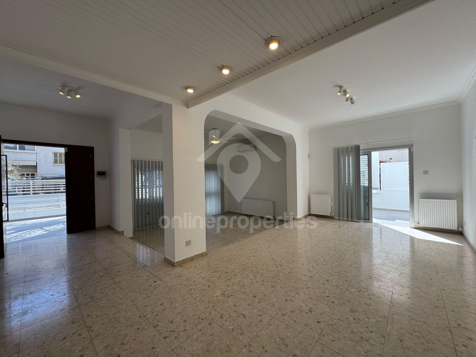 To change image, hover mouse over thumbnails below