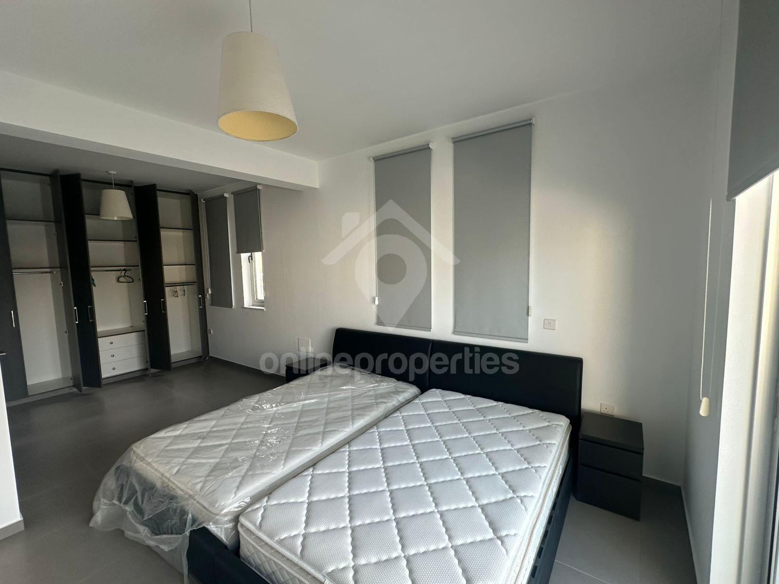 To change image, hover mouse over thumbnails below