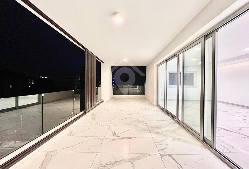 To change image, hover mouse over thumbnails below