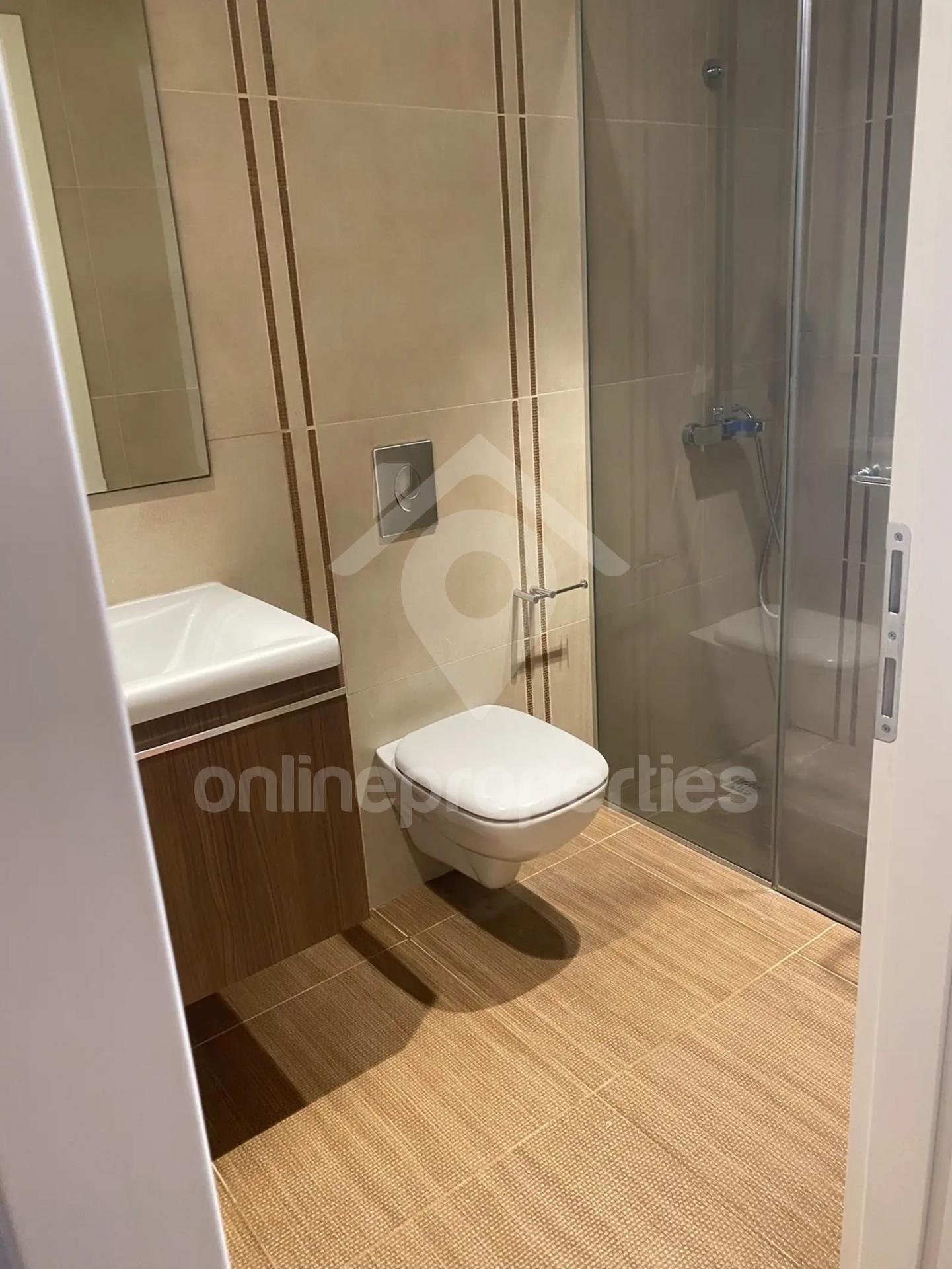 To change image, hover mouse over thumbnails below